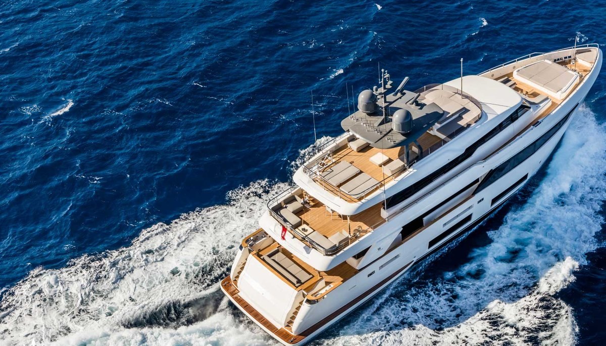 UPSTREAM yacht charter 4