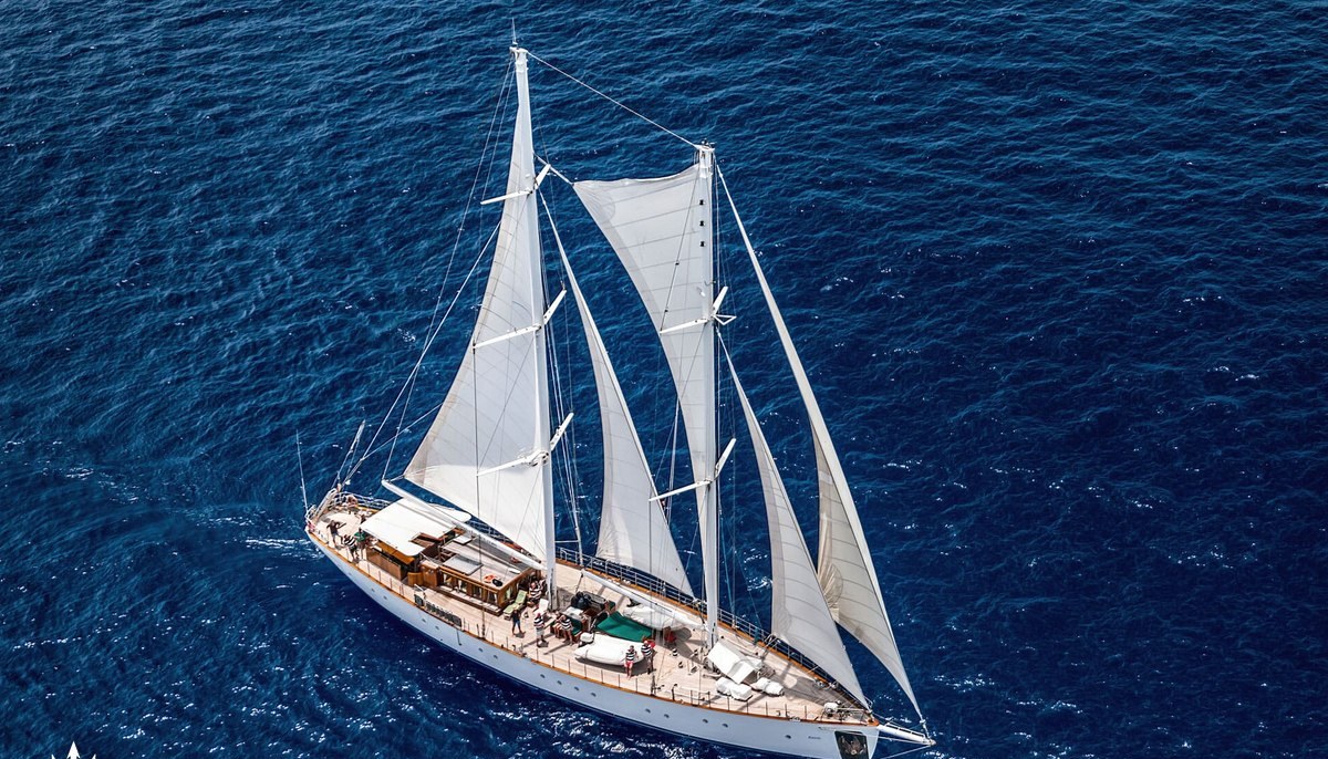 KAIROS yacht charter 3