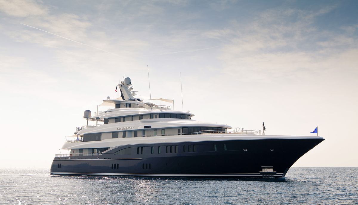 ARIENCE yacht charter 4