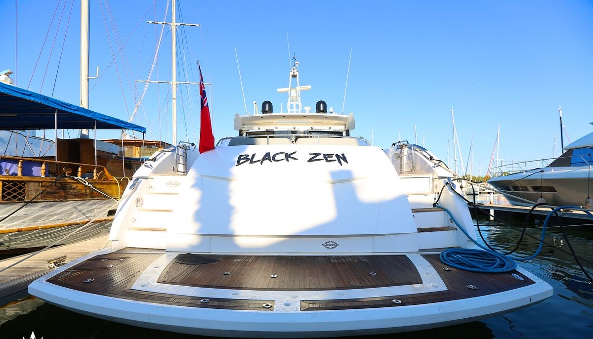 BLACK ZEN yacht charter 4