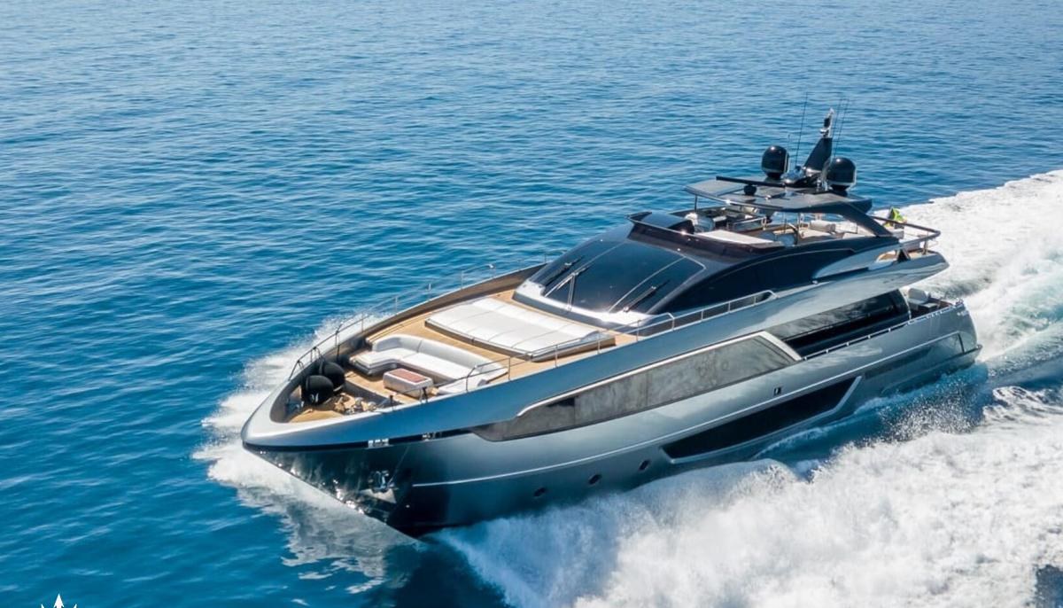 YOYITA II yacht charter 2
