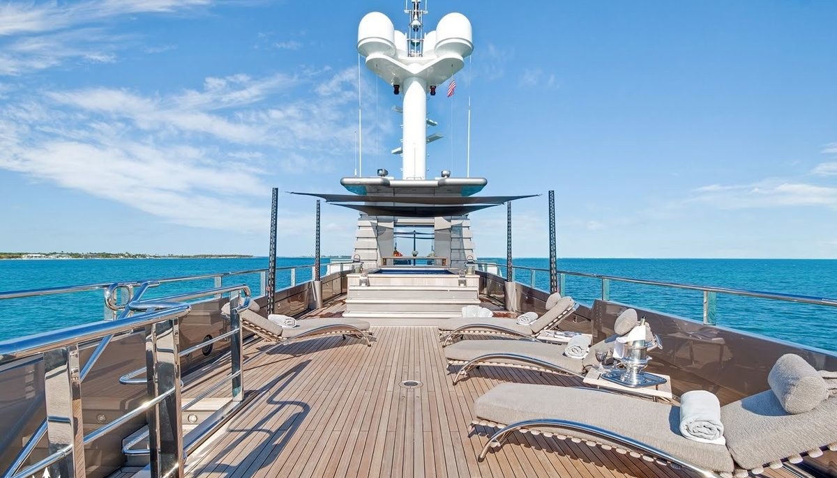 MIZU yacht charter 5