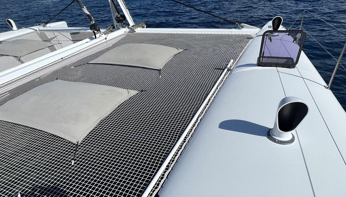 MAGIC CAT yacht charter 3