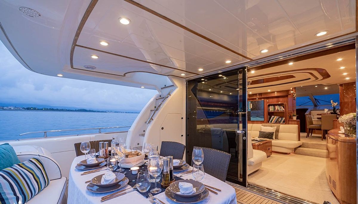 BLUE ICE yacht charter 5
