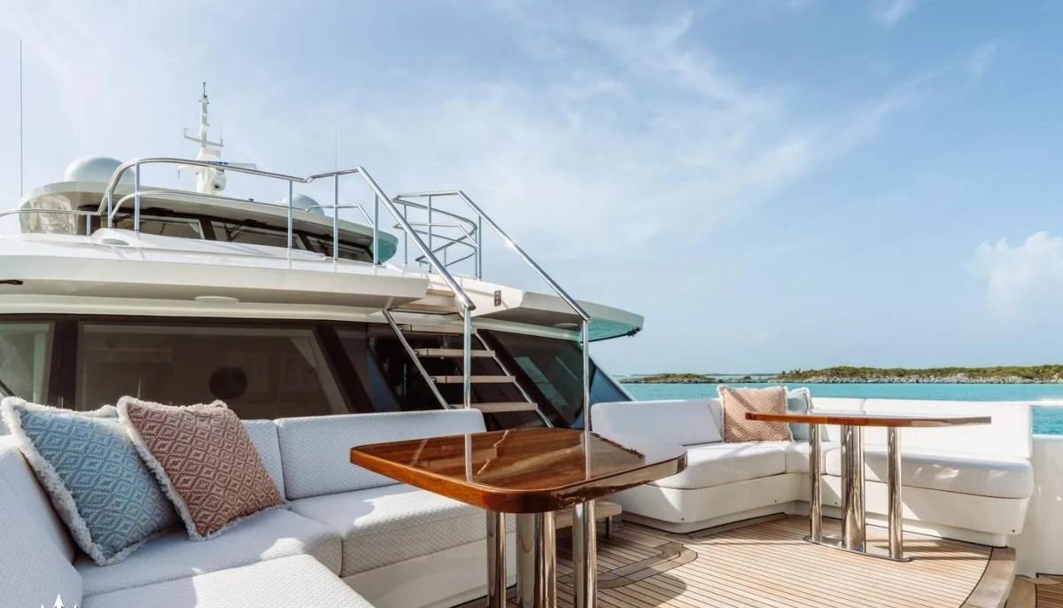 MIDNIGHT SAGA yacht charter 3