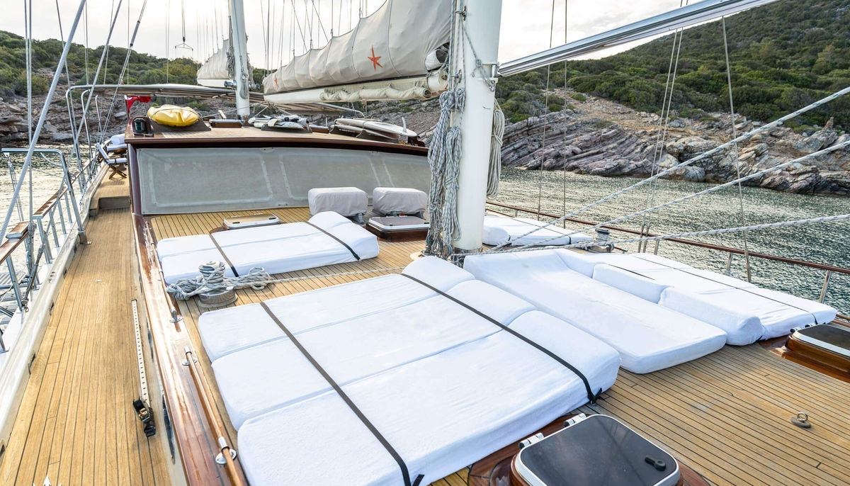 ESTRELLA DE MAR yacht charter 4