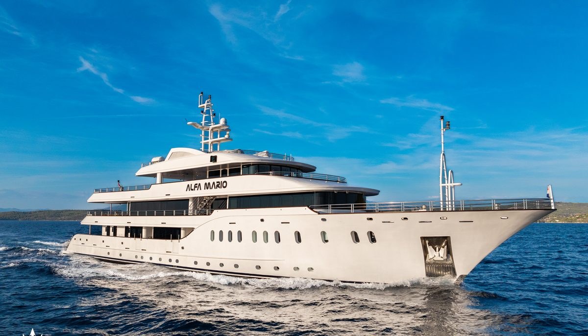 ALFA MARIO yacht charter 2