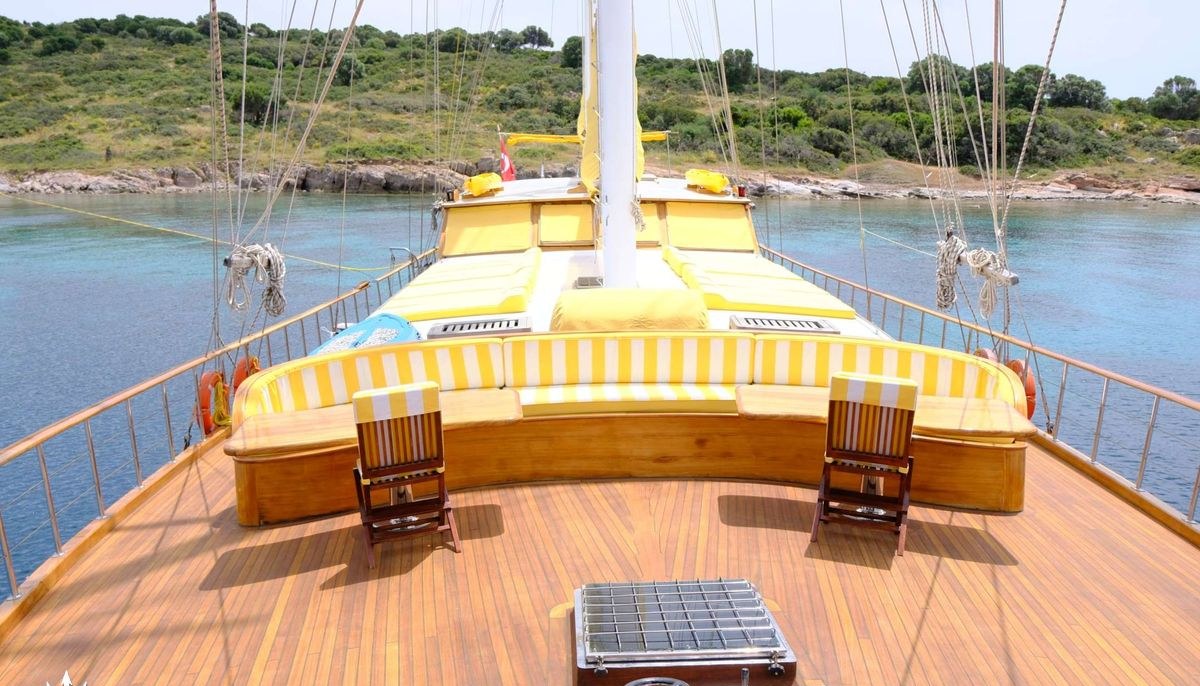PARSS yacht charter 3