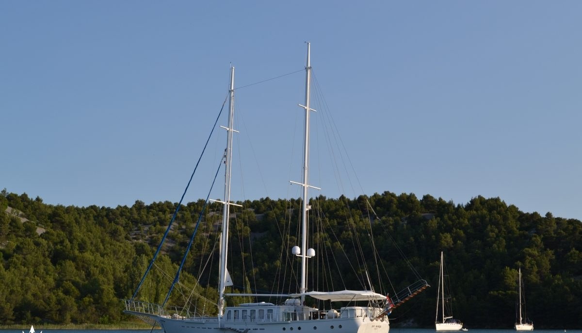 DVI MARIJE yacht charter 3