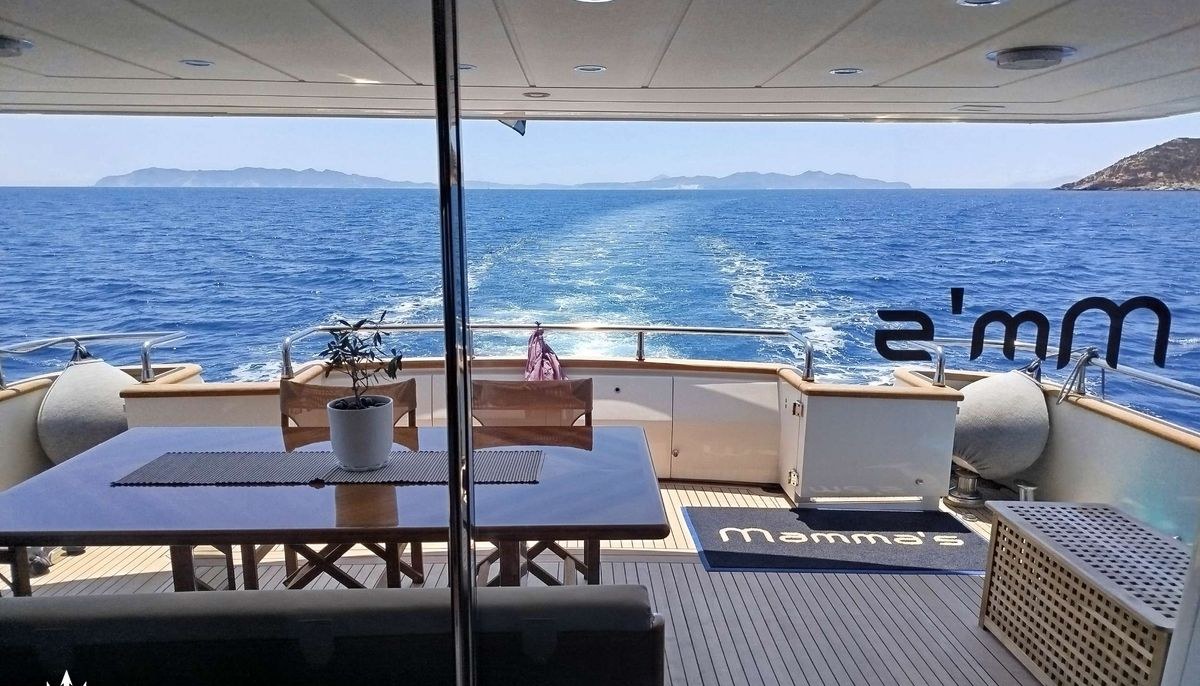 MAMMA'S yacht charter 5