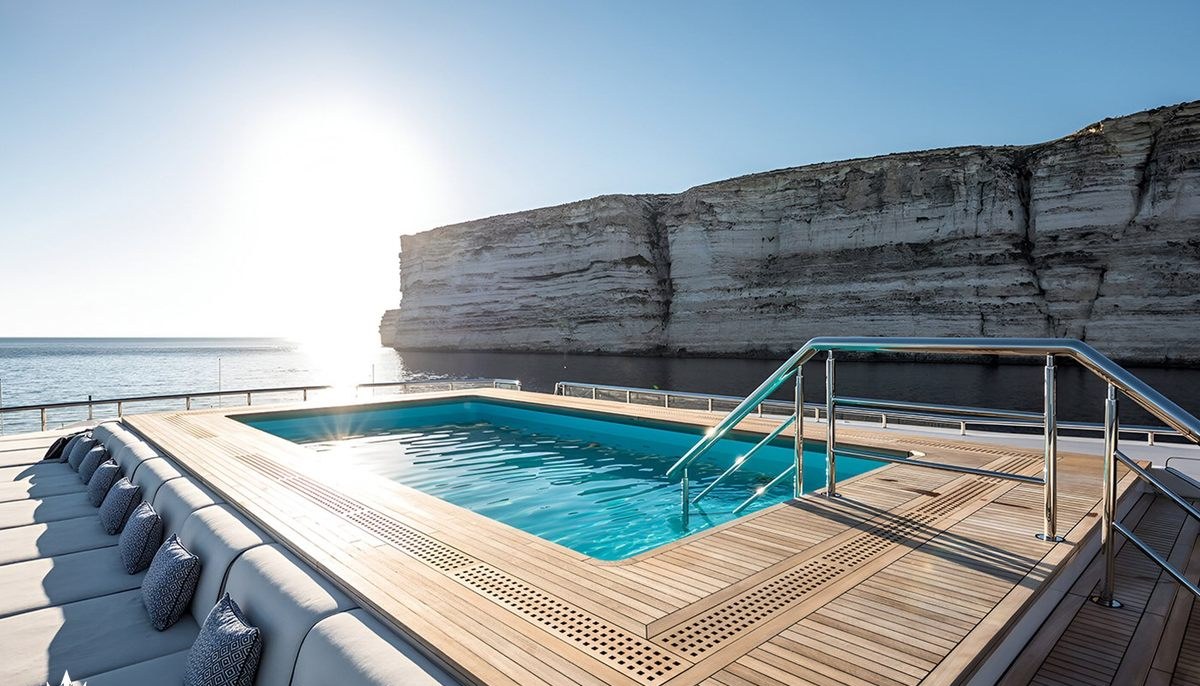 MAR yacht charter 3