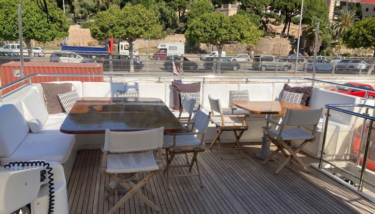 GEORG I yacht charter 4
