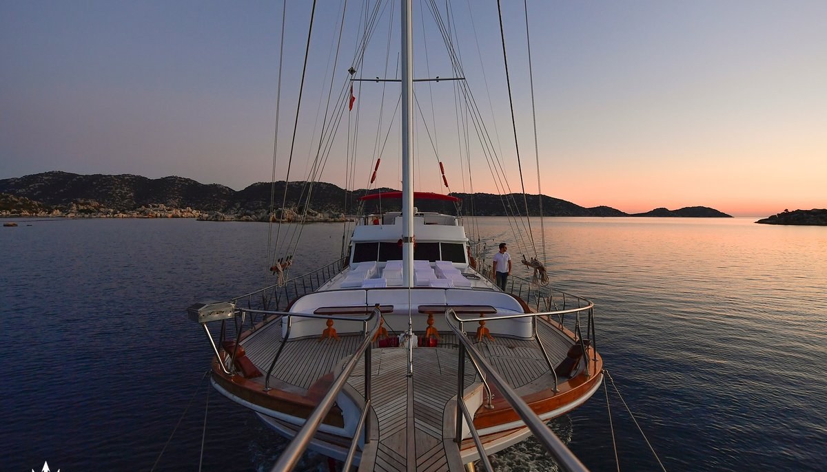 BLU DREAM yacht charter 4