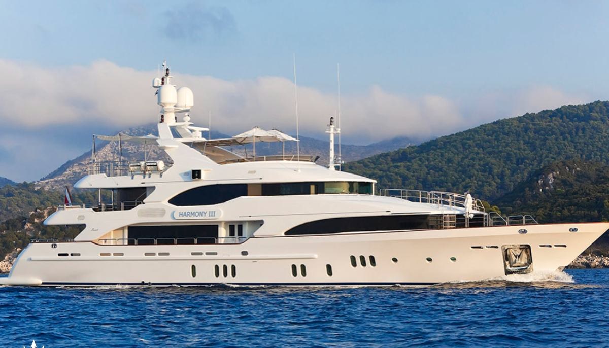 EVERBLUE yacht charter 2