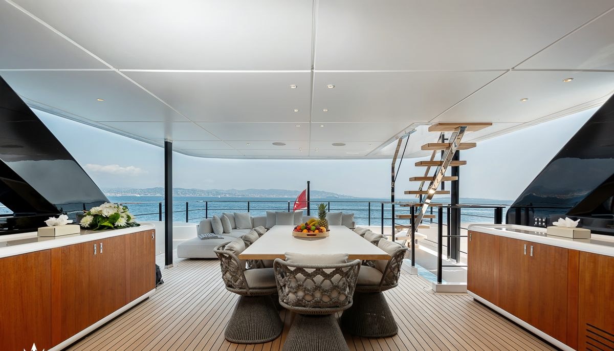 LADY DIA yacht charter 5