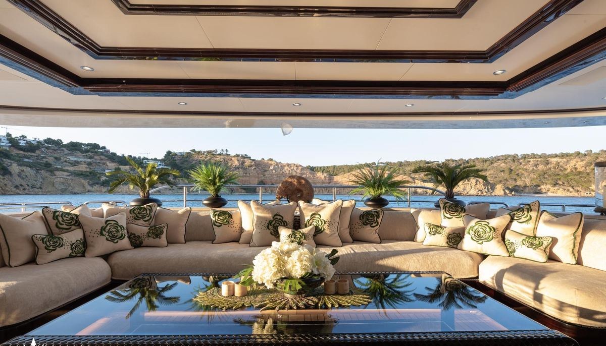 ILLUSION V yacht charter 5