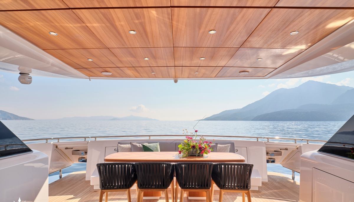 O'NEIRO yacht charter 4