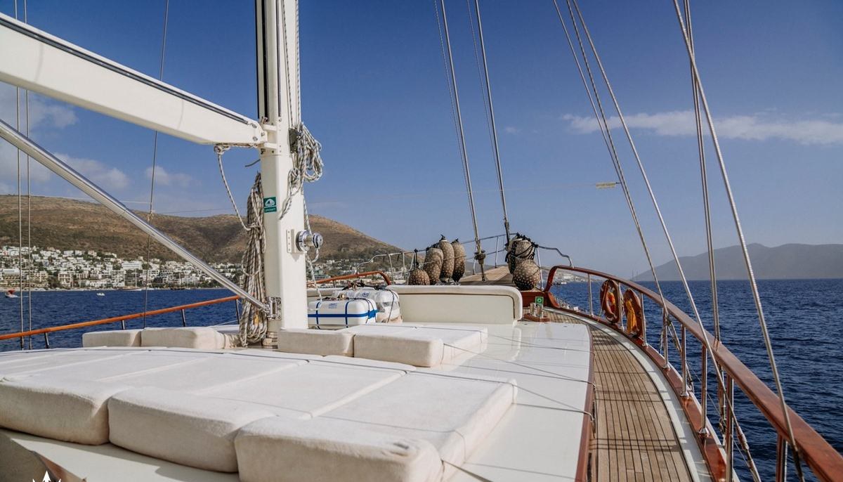 MEIN SCHATZ yacht charter 4