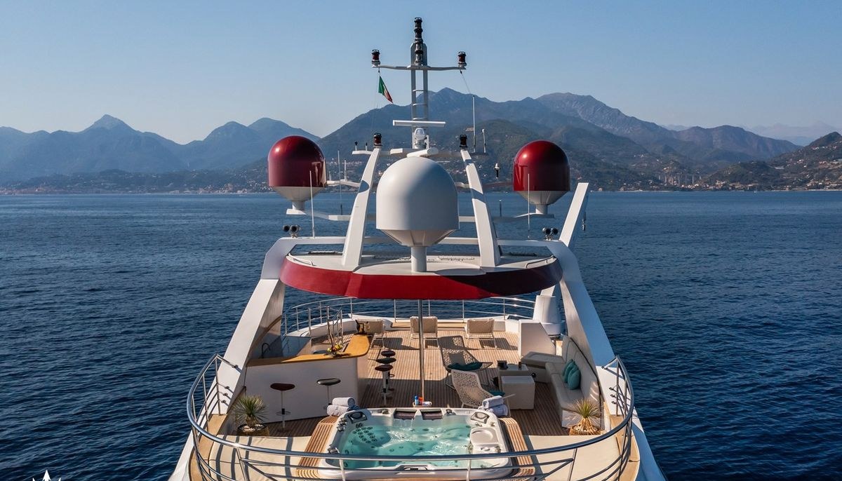 JOYME yacht charter 3