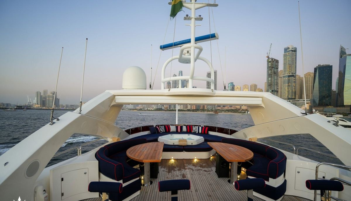 LUCIEN yacht charter 4