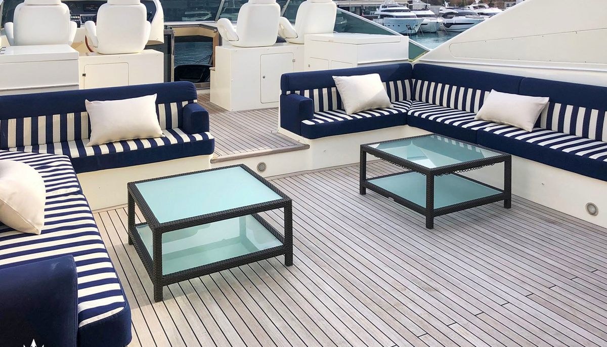 B4 yacht charter 4