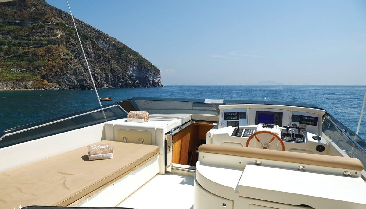 SILVIA yacht charter 4