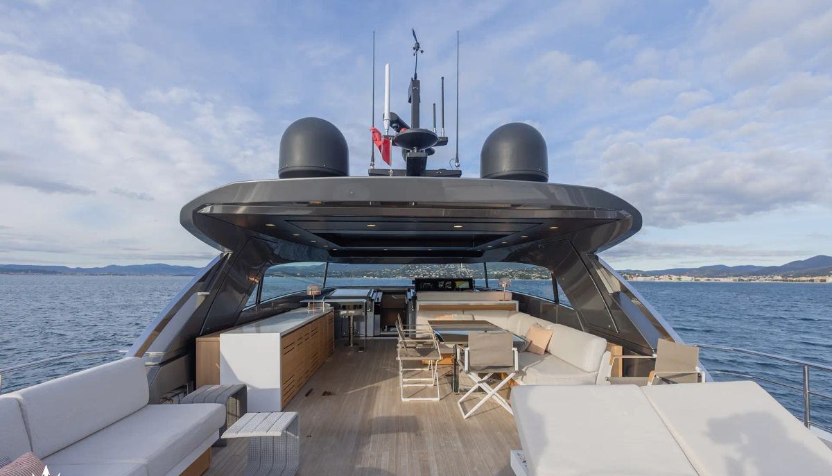 VINCI II yacht charter 3