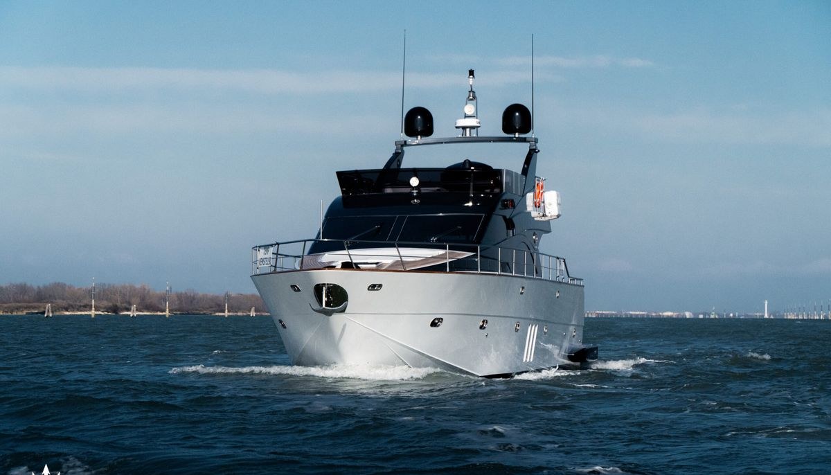 ALMA DE MAR yacht charter 3