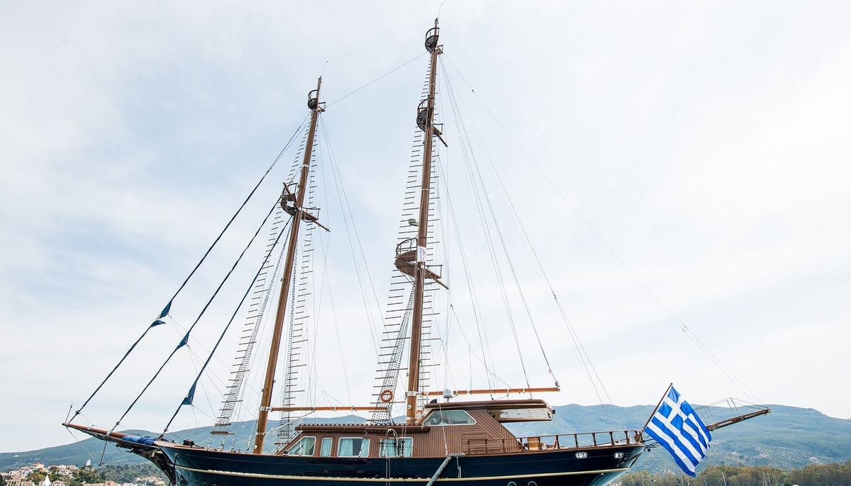 BLUE DREAM yacht charter 2