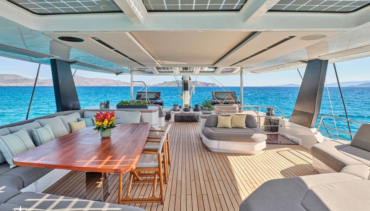 ALINA yacht charter 4