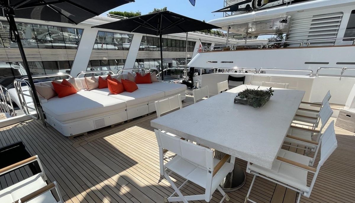 D'ONE D yacht charter 5