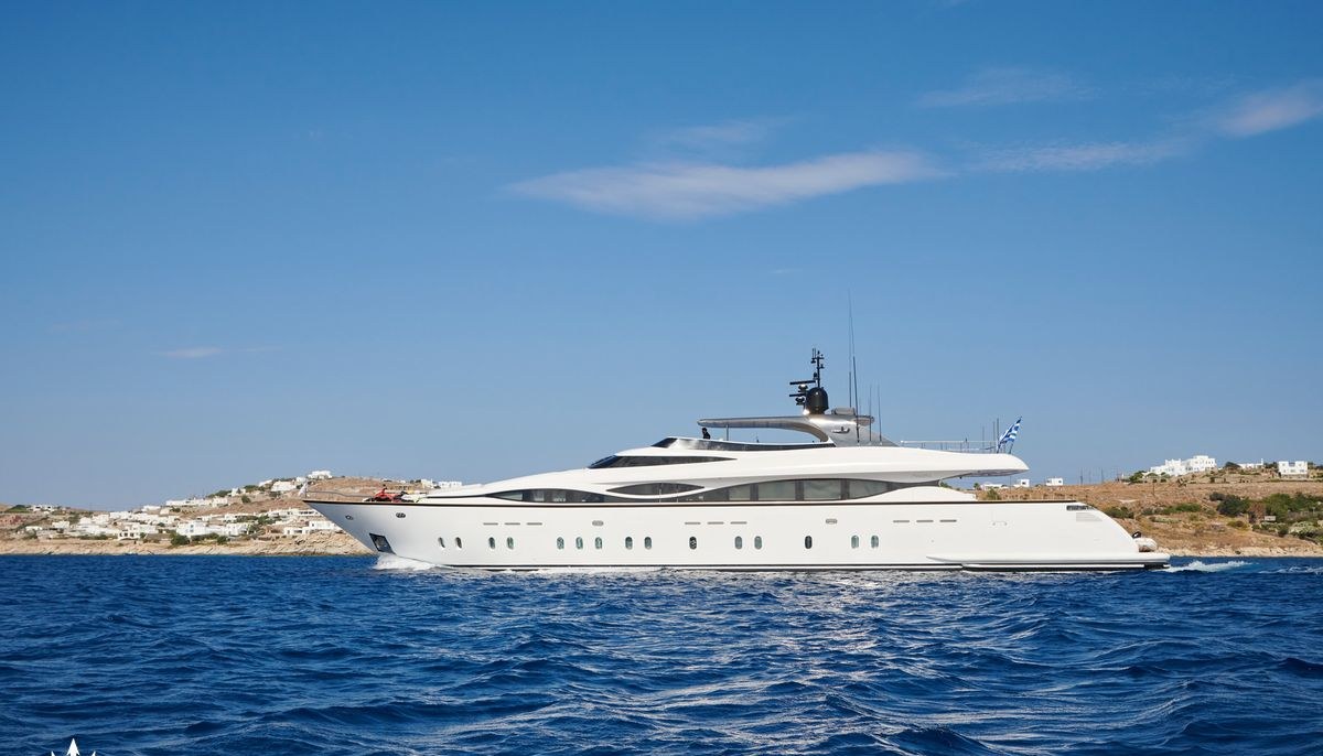 PAREAKI II yacht charter 2