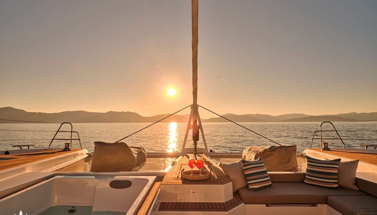 SUNMOON yacht charter 4