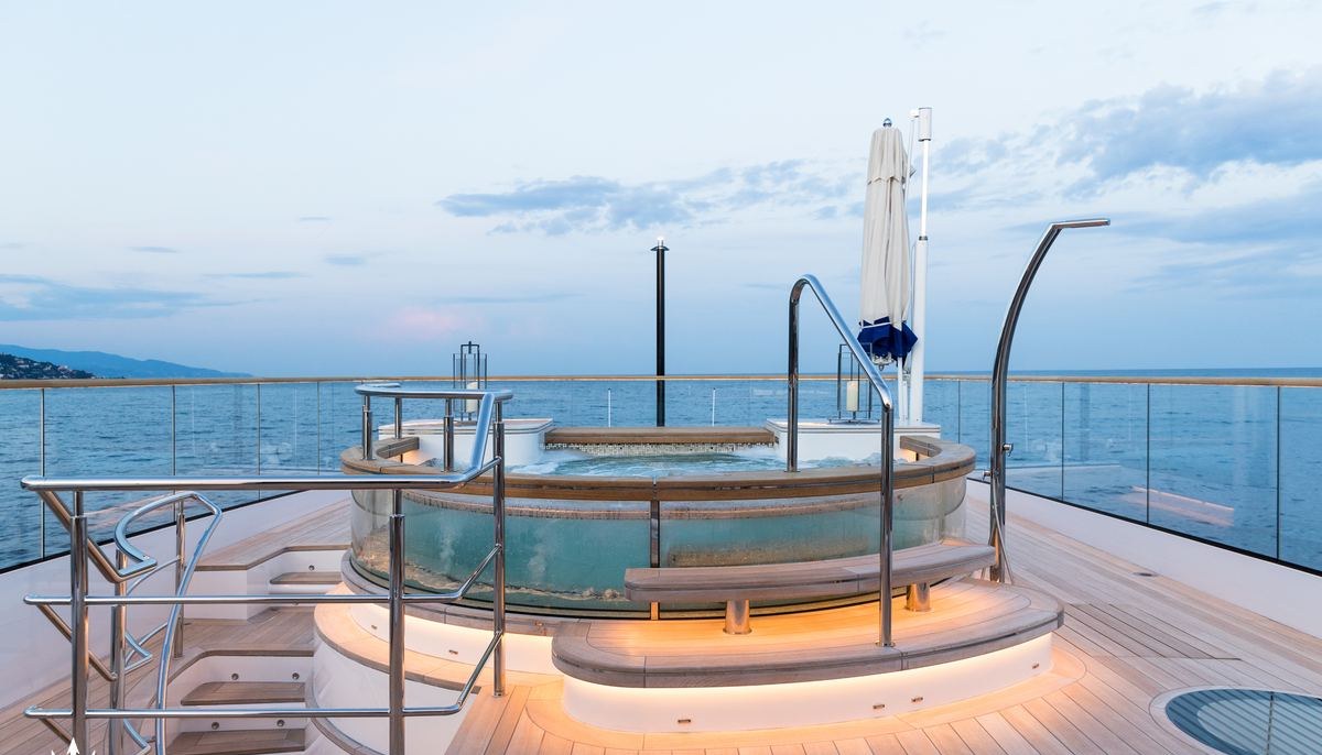 CORAL OCEAN yacht charter 4