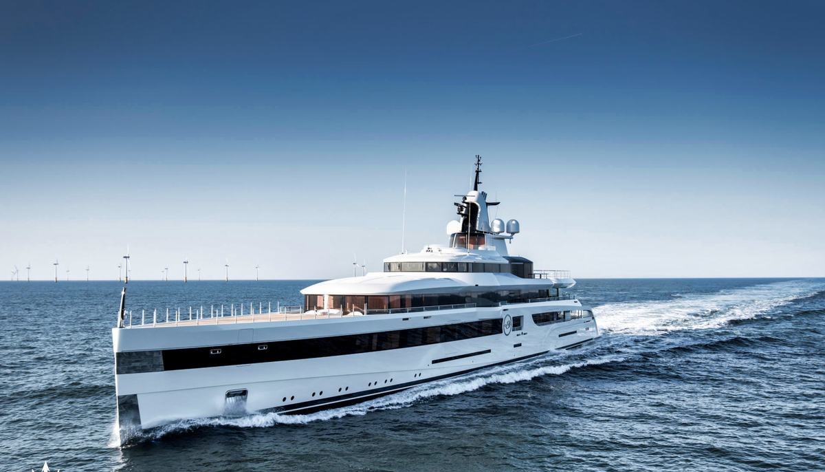 LADY S yacht charter 2