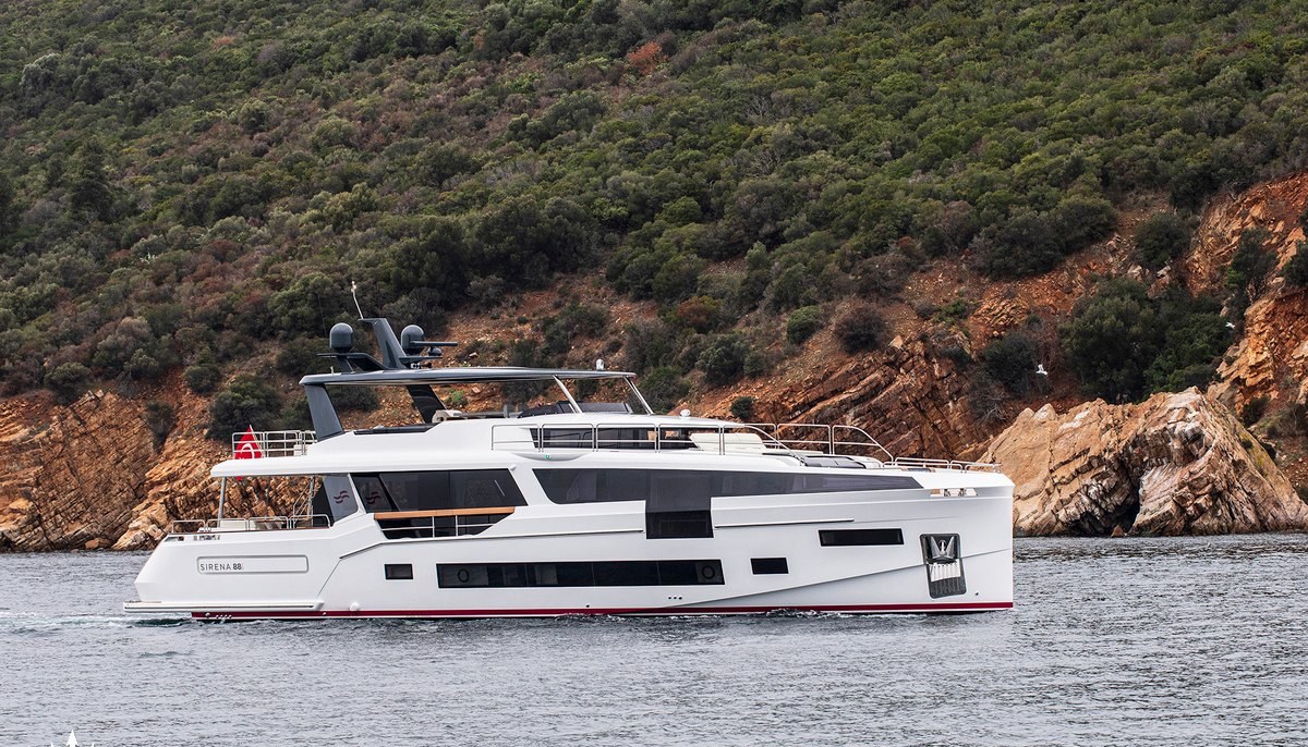 VITAMINA GRANDE yacht charter 2
