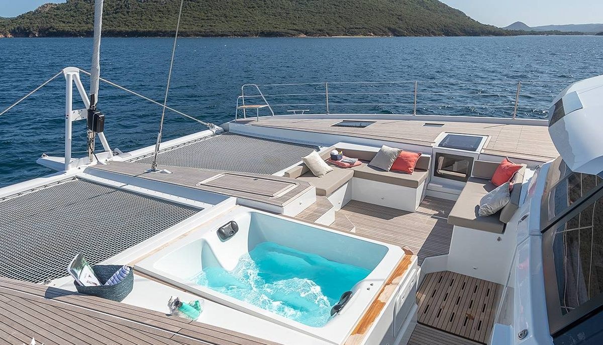 CHILOE yacht charter 3