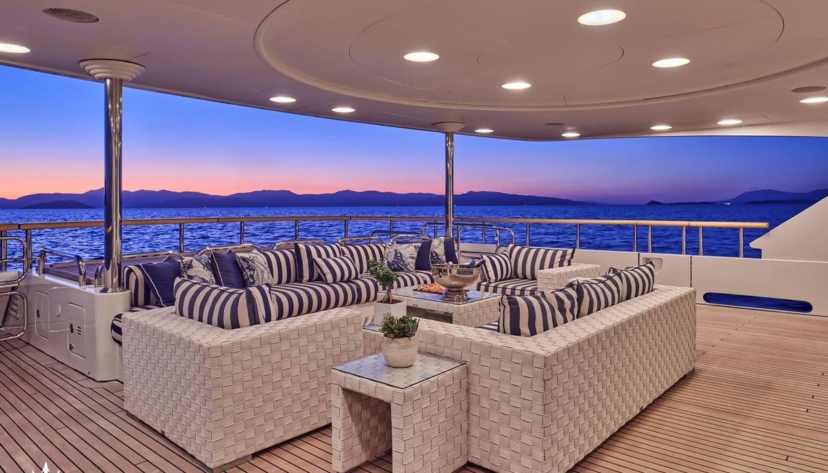 JO I yacht charter 5