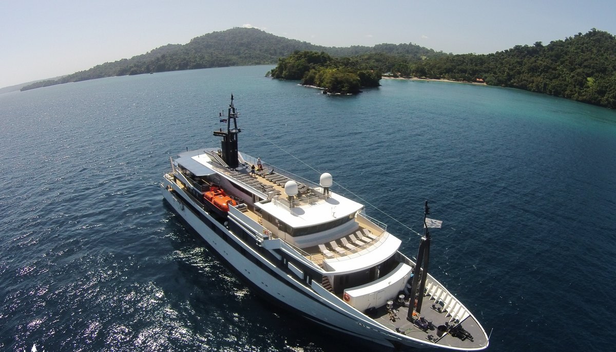 VARIETY VOYAGER yacht charter 4