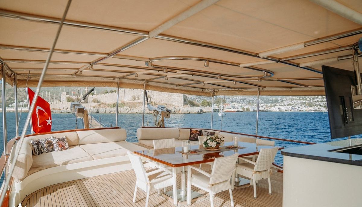 MEIN SCHATZ yacht charter 5