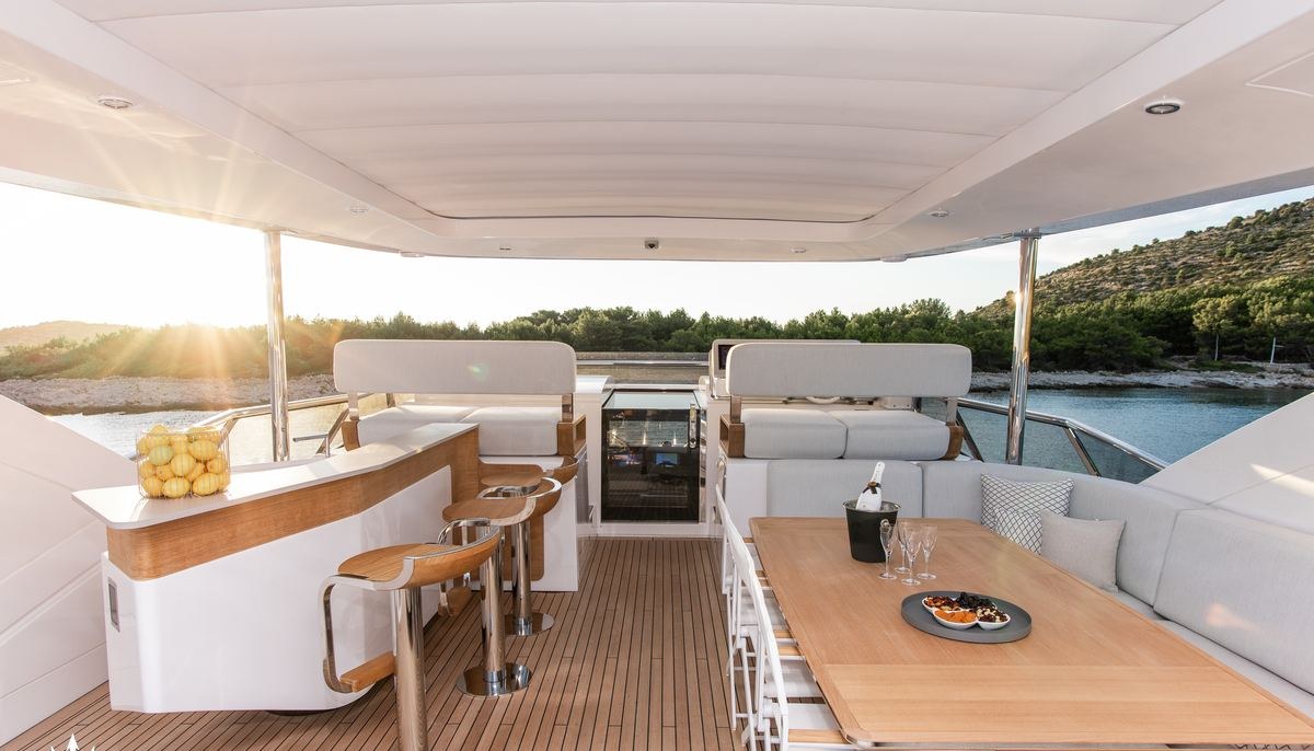 CHILLIN' yacht charter 4