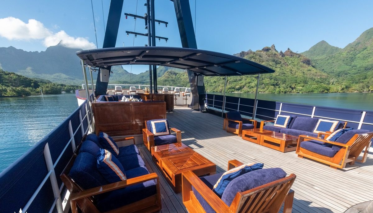 ARCTIC yacht charter 4