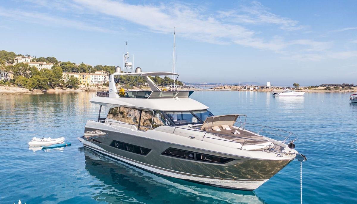 BLUE M yacht charter 2