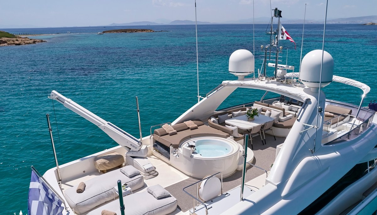 JULIE M yacht charter 3