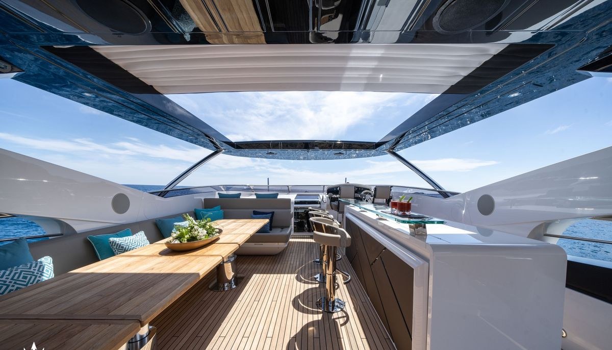 BLUE INFINITY ONE yacht charter 4