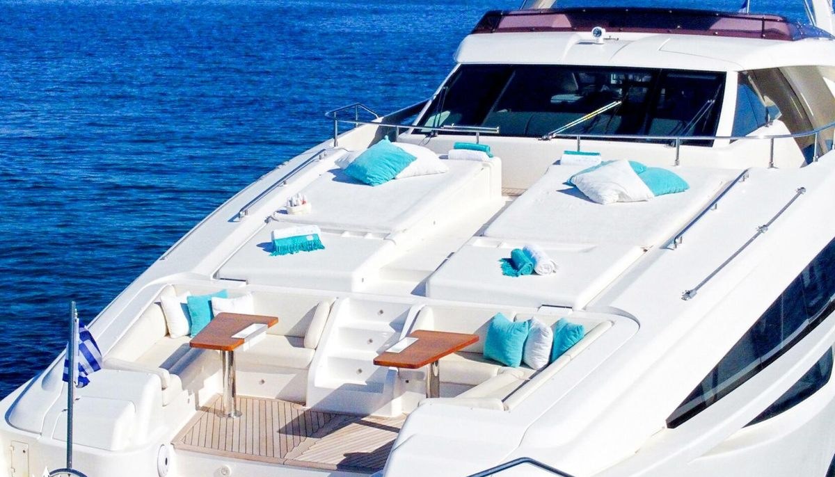 INFINITAS yacht charter 3
