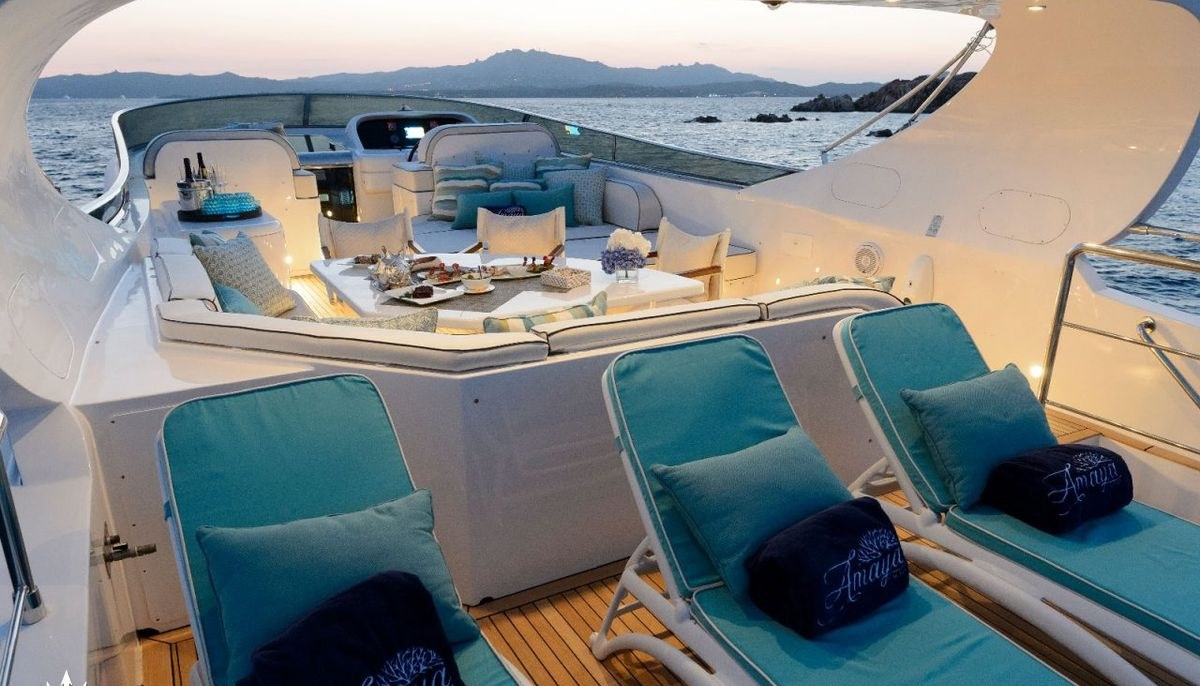 AMAYA yacht charter 4