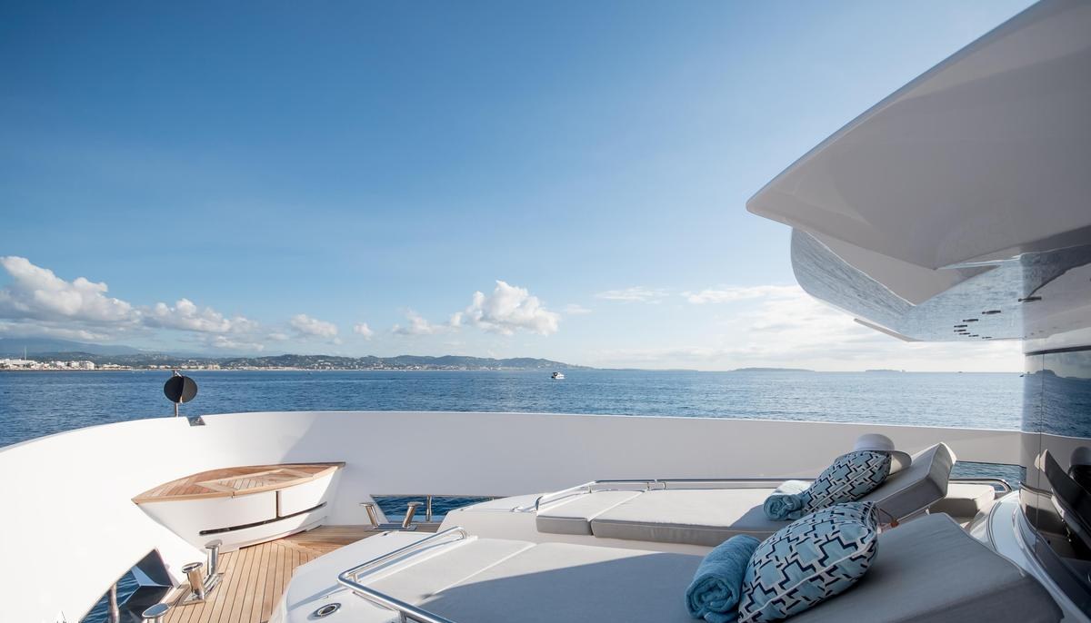 SOULMATE yacht charter 3