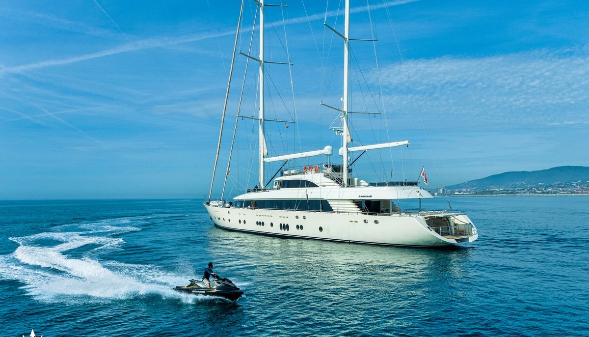 ARESTEAS yacht charter 2