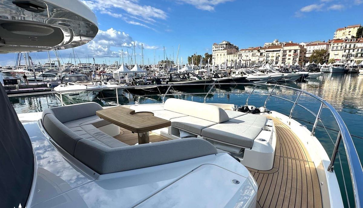 SEMELA yacht charter 3